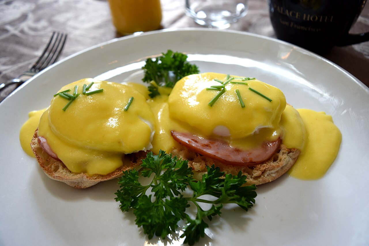 Eggs benedict