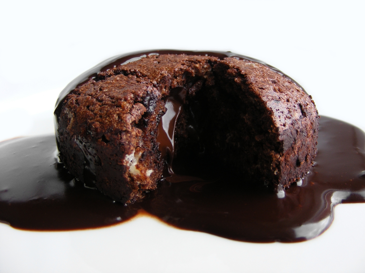 Molten chocolate cake